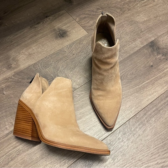 Vince camuto gigietta tan suede ankle booties cut out 7.5 - Picture 2 of 9